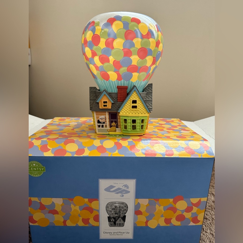 Scentsy Up Colorful Balloon House Warmer